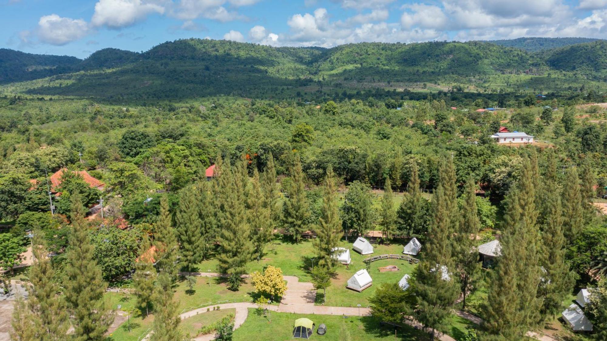 Phum Domnak Domrey Resort Tyambok Kültér fotó