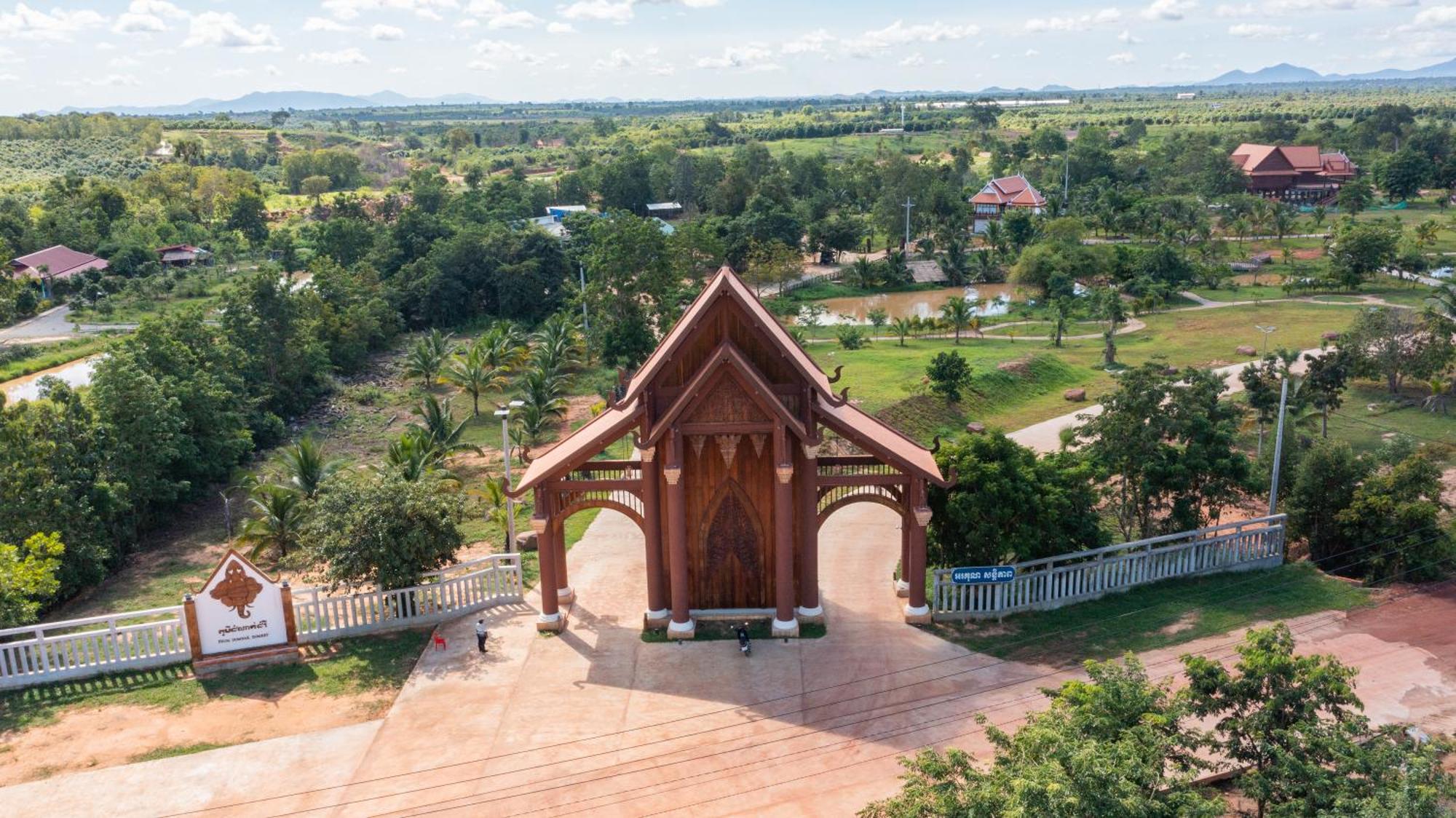 Phum Domnak Domrey Resort Tyambok Kültér fotó